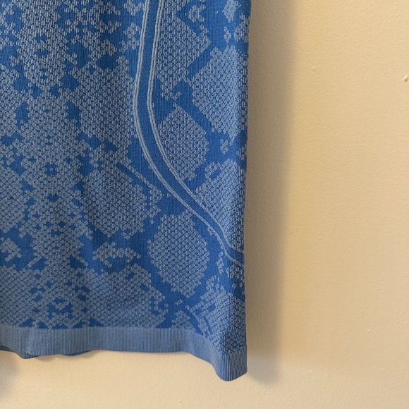 Lululemon Swiftly Tech Racerback in Heathered Pipe Dream Blue | Size 4 - Picture 6 of 11